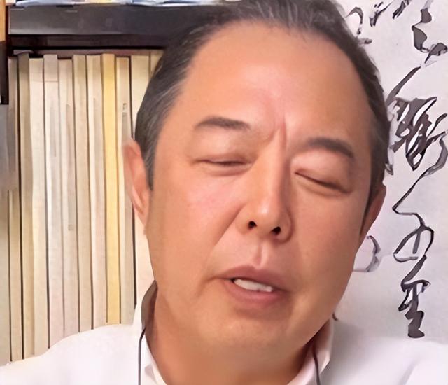 善恶到头终有报！68岁瘫坐在轮椅上的张铁林，已然活成了笑话