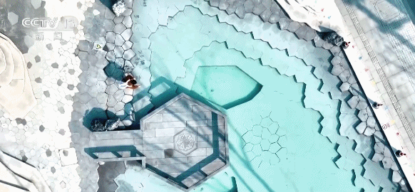 小桥流水、梅花初绽、海天一色 被地铁口的景色美到了