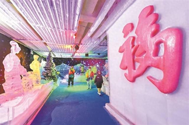 潍坊青州：“冰雪世界”享清凉