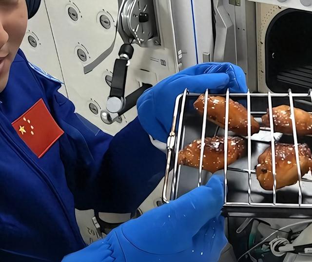 真在太空吃上烧烤了？这口烧烤背后，中国空间站放了个大招！