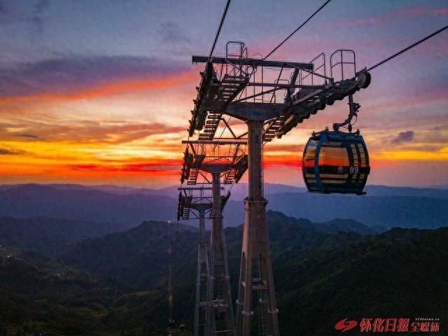世界那么大好想去怀化|雪峰山索道成双节顶流云端天路点亮湖南文旅新图景