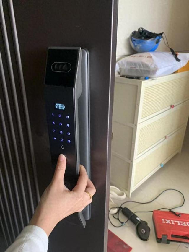 为何红极一时的“智能锁”会跌下神坛？只因这3个缺点太明显