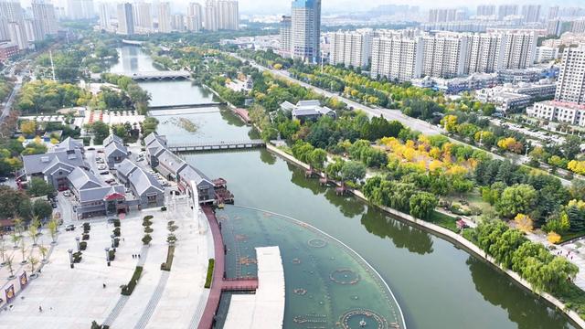 岱岳金秋：斑斓胜景绘就诗意画卷