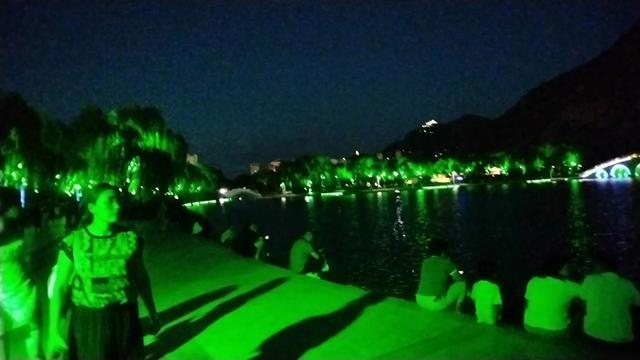 夜色中的水上公园