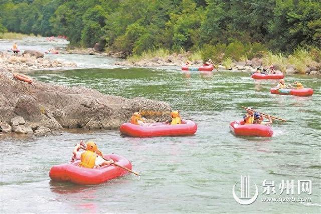 跟着赛事去旅行 2025福建石牛山漂流溯溪赛在德化县火热举行