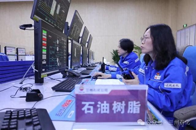 拳头优化（兰州石化优化结构打造拳头产品）