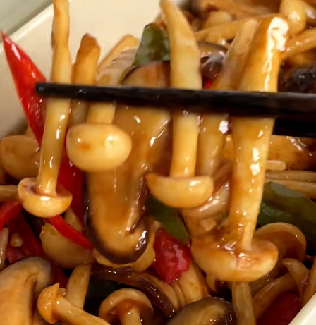 大厨“最讨厌	”客人点4道菜，服务员也不愿推荐，不赚钱还麻烦