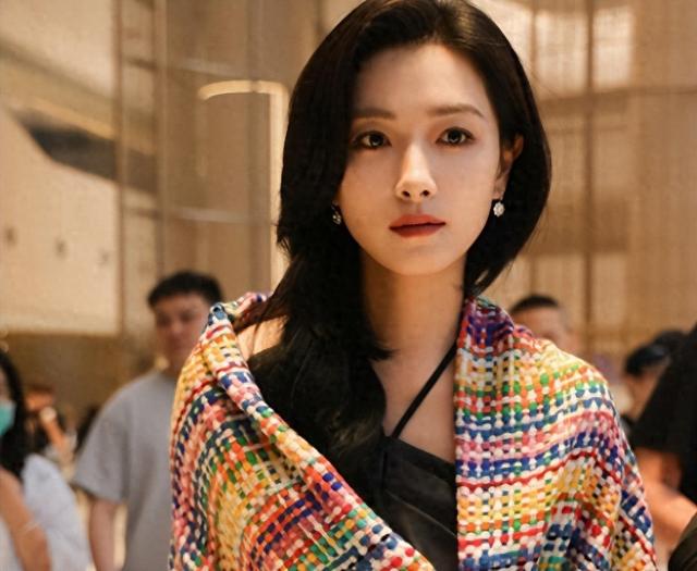因长的太漂亮，七次拒绝导演“要求”被雪藏，43岁终凭实力走红
