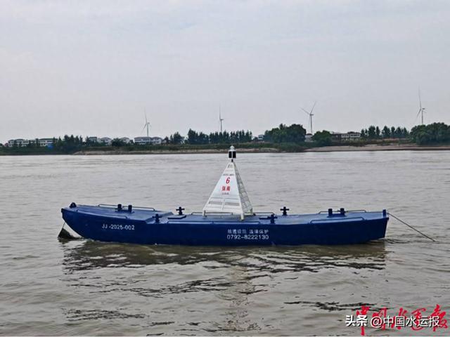 长江九江段开展新材料浮具规模化应用 航道养护迈入绿色新时代