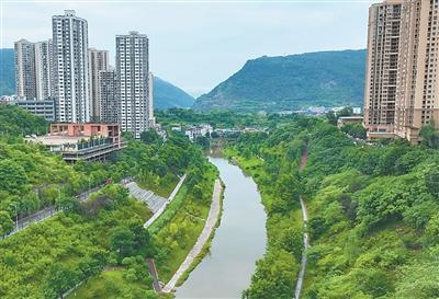 我爱在栋梁河边健步走（我家门前有条河）