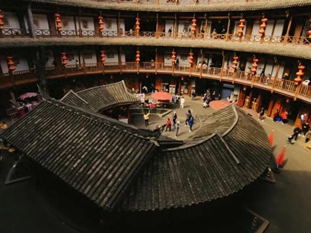 旅游攻略|成都十大必游古镇：交通路线+景点特色，强烈推荐！