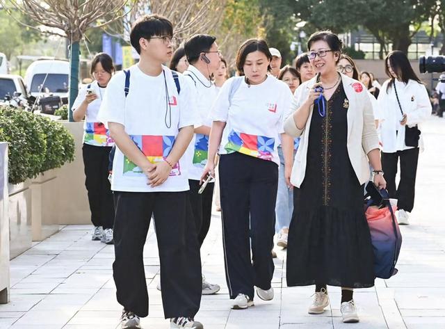 东城启动“微风露台·光影时光”文化探访活动