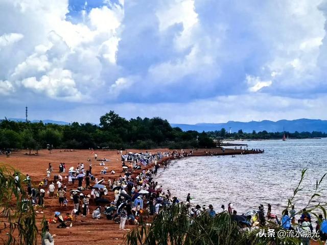 玉溪抚仙湖:隐藏在红沙与三色湖水间的滇中“珀斯”
