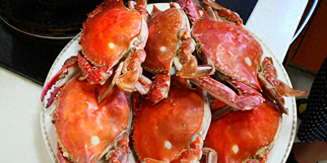 炒螃蟹怎么做螃蟹的做法（螃蟹蒸几分钟冷水还是热水上锅老渔民教你做）