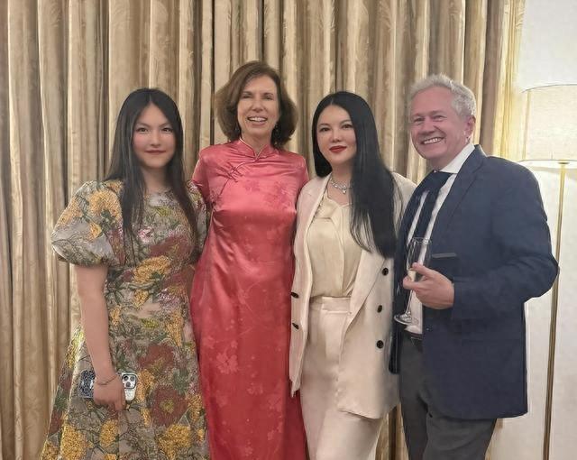李湘也没料到，频繁进出高端场所的女儿王诗龄，已成为她最大底气