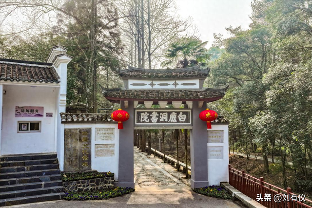 人生不仅只有一种活法，我选择走遍四海八荒，哪怕没有归路