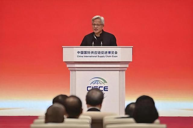 炸裂！中国芯片反超英伟达 30%，160 亿抢购背后的算力战争