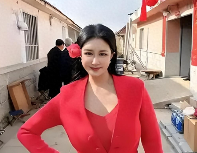 香港三级片女星下嫁农村，曾不雅照满天飞，如今42岁官宣怀孕