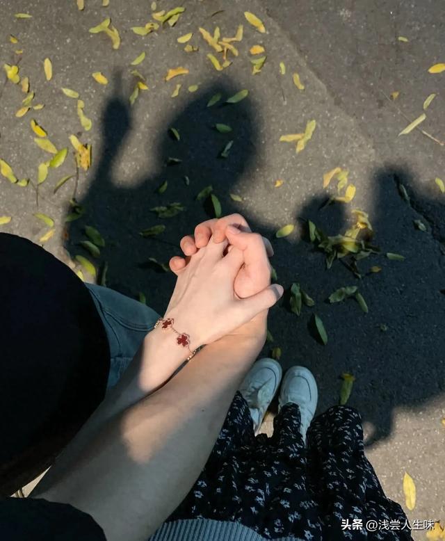 夫妻和谐最好方式：钱是下策，哄是中策，上策只有三个词