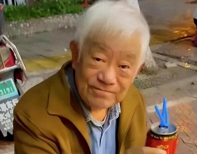 83岁高明的近况：自儿子高亮去世后，儿媳已成他和妻子的晚年依靠