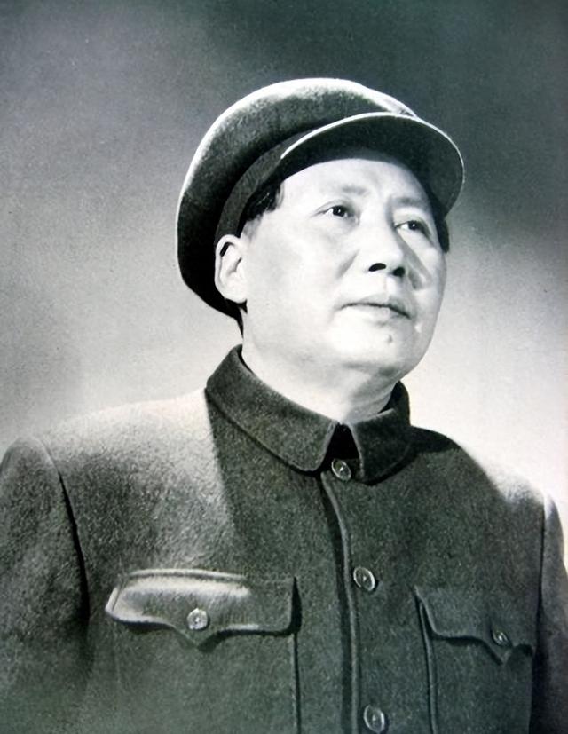 毛主席与刘少奇的发展理念有分歧，70年后再看有何定论？