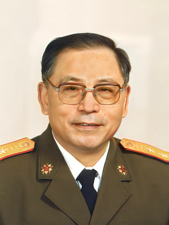 1950年李伦获得一等军功，无人知道他是李克农的儿子，后来如何了