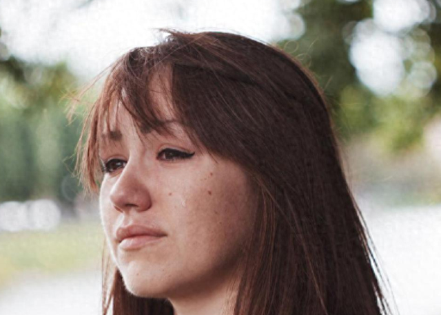 法国姑娘来中国旅游，回国哭了3天，坦言法国与中国差距一目了然