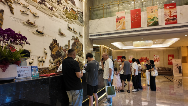 双节期间，青田“酒店”一房难求 “西餐”客流翻倍