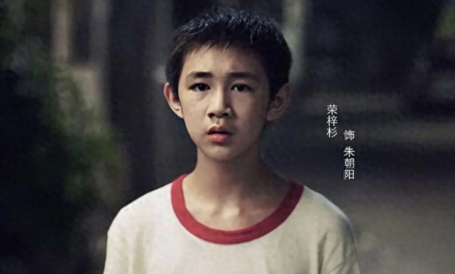 娱乐助手破解版（19岁荣梓杉人设崩塌被曝同时交往三女家暴报警）