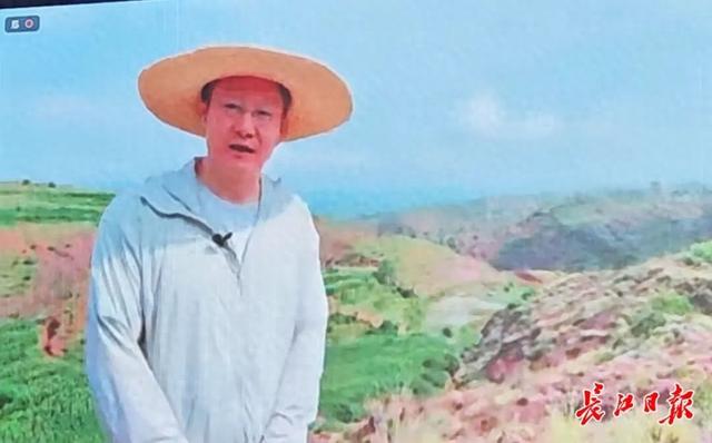 100万美元大奖揭晓，获奖科学家正戴着草帽在山沟里科考