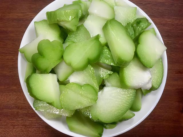 立冬应该吃哪些食物养生（冬天使劲吃）