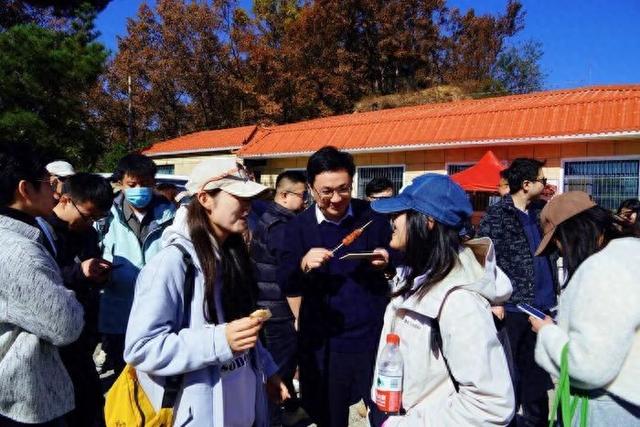 “金秋牵缘·徒步药乡”省妇联青年交友联谊活动举办