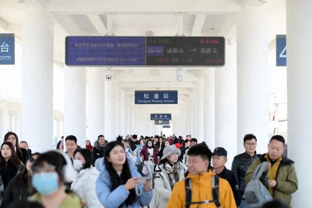 中国铁路：便利九寨沟景区旅游，加开198列动车组