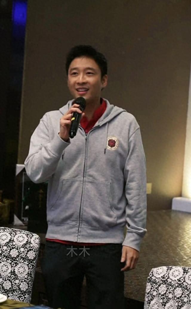 14岁就长得“倾国倾城”，24岁被富豪花7亿娶回家，8年生下4个娃