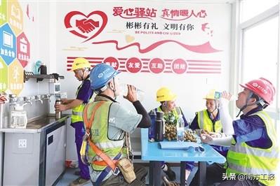 机器人焊接、智能降温……看大湾区超级工程如何“清凉施工”