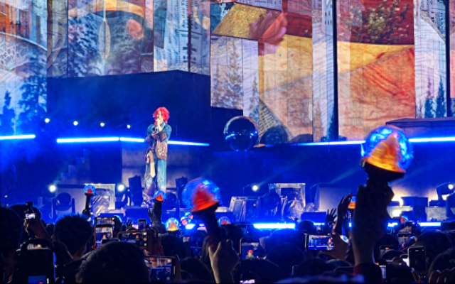 “一城双演、文体共融”火热图景在椰城绽放