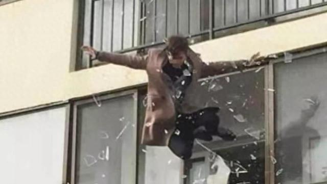 大衣哥跳楼身亡、赵本山灵堂、宋佳知三当三，造谣的越来越离谱了