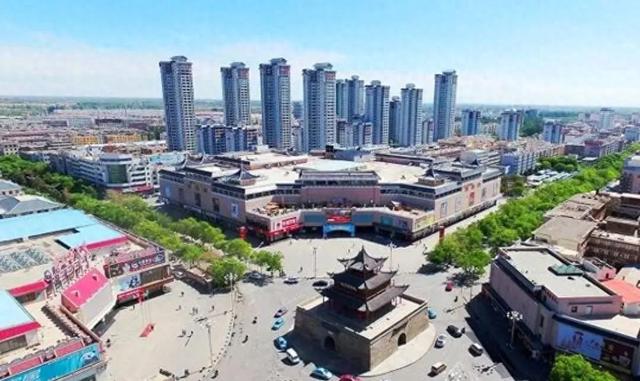甘肃面积最大的地级市，比14个兰州，6个陇南还大，人口不足110万