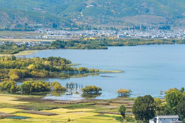 10月-11月，适合秋天去的6个城市，错峰出行，秋景更美