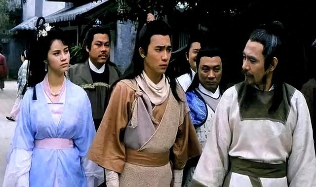 她认干爹，拍风月片，被导演霸王硬上弓，靠山去世后沦为清洁工