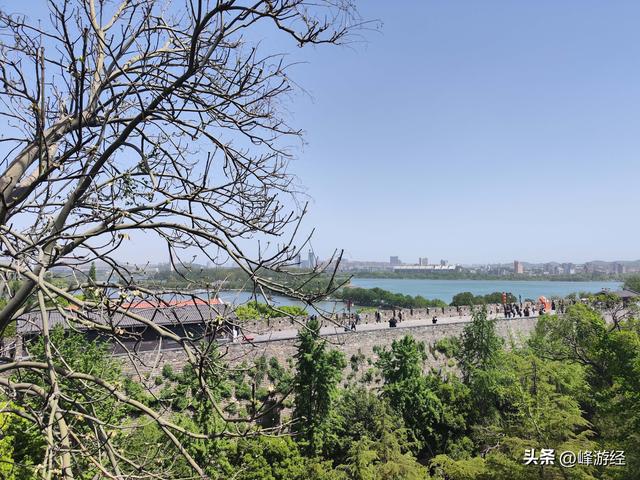 砖石间的六百年呼吸，行走在南京城墙解放门段