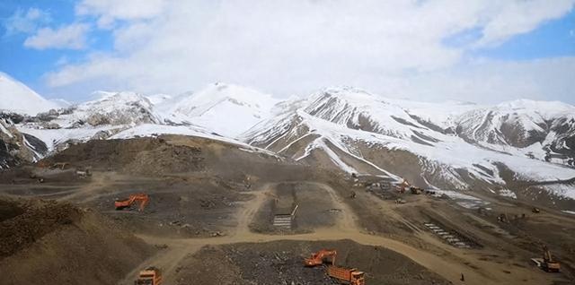 中国又一超级工程！砸3600亿在世界屋脊玩过山车，堪称基建天花板