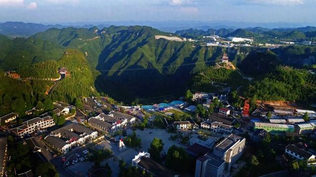 矿坑变景区 青山变金山