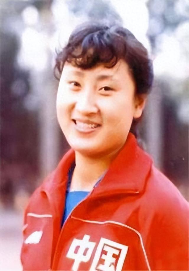 郎平做梦也没想到，曾获五连冠女排队长杨锡兰，如今沦落到做保安