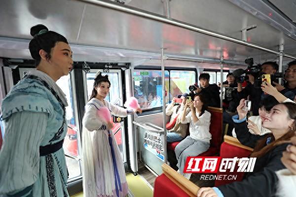 能观光，还能看戏！长沙有座“移动剧场”