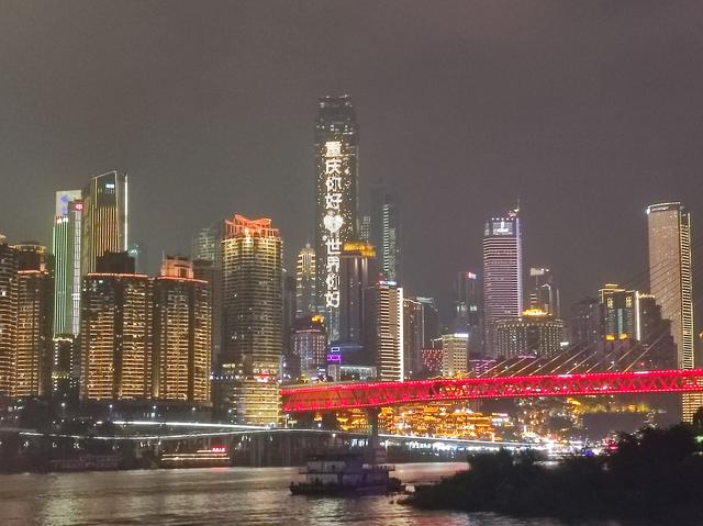 重庆这座城市，把我的腿走细了，把我的胃撑大了