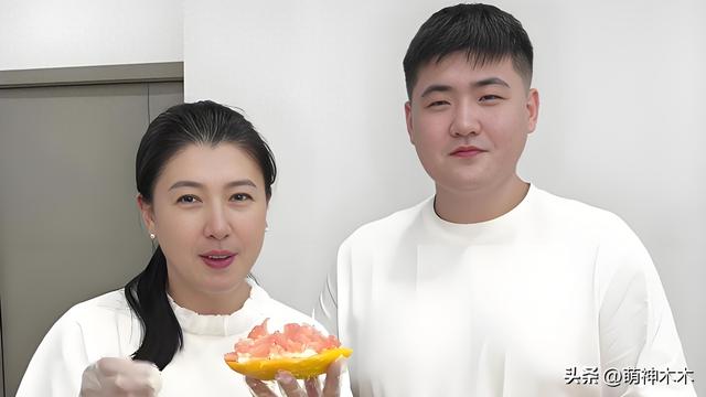 闫学晶儿子被持续举报！毕业大合影曝光，疑似侵占名额进入中戏