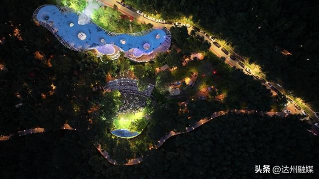 走！打卡“云端漫步、林中揽月” 月亮坪打造避暑旅游新地标