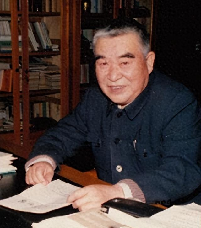 原河南省省长，后任辽宁省书记，自称是“农民的儿子”，享年81岁