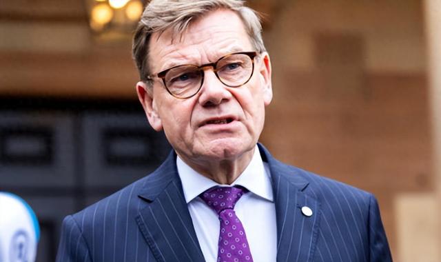 取消访华行程一个月后，德国外长突然宣布：有信心在年底抵达北京